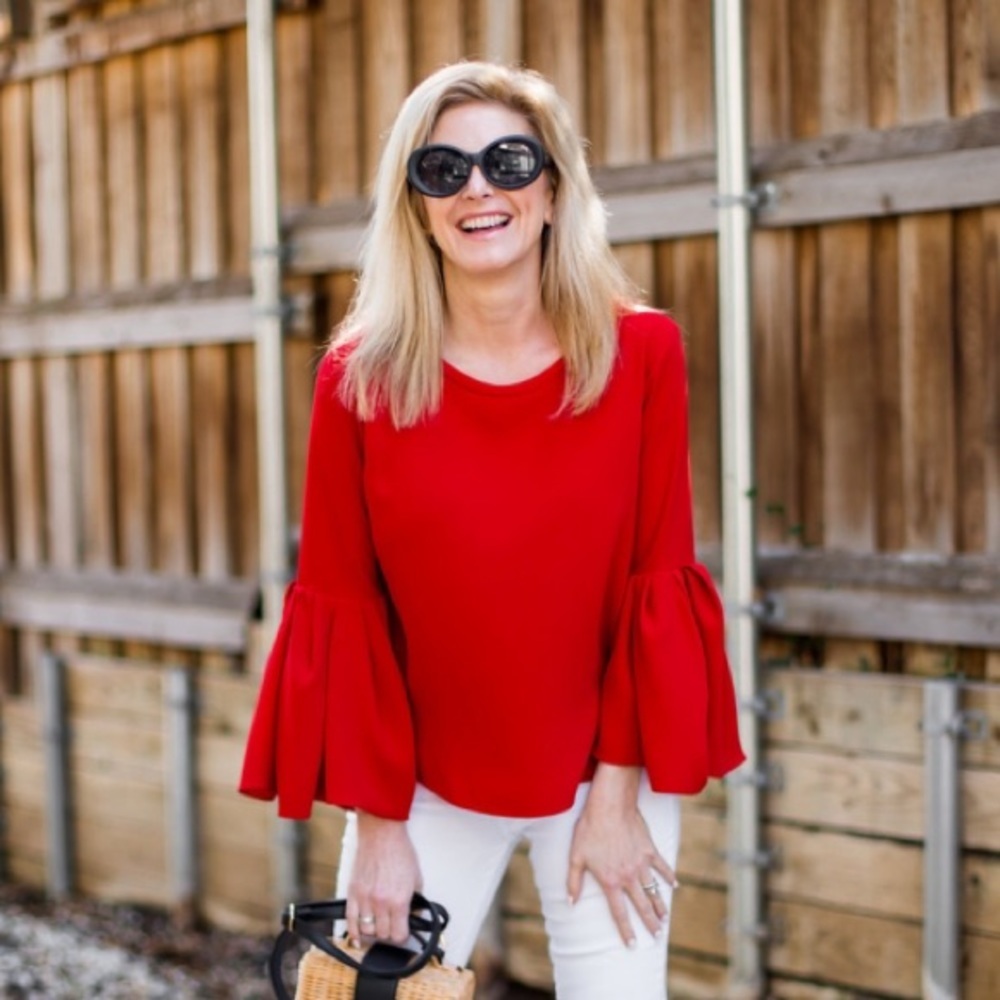 𝐙𝐀𝐑𝐀 Red Peplum sleeve top in size Medium